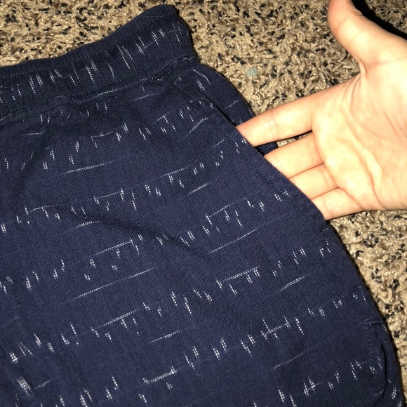 Vineyard Vines Shorts - Picture 2 of 4